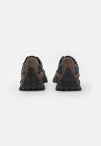 New Balance MS327 UNISEX - Sapatilhas - dark mushroom