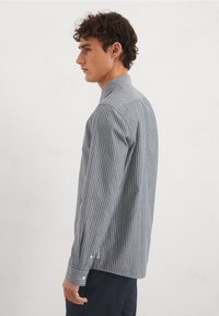 Thumbnail Image 4