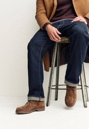 Next REGULAR FIT - RUGGED - Schnürstiefelette - tan brown
