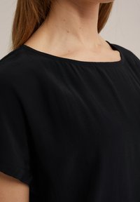 WE Fashion T-shirt con stampa - black