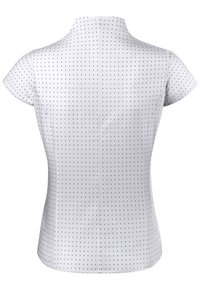 Weißes kurzärmliges Shirt mit dunkelblauen Punkten, taillierte Form, hoher Kragen und glattes Material. Die Rückseite hat eine zentrale Naht.