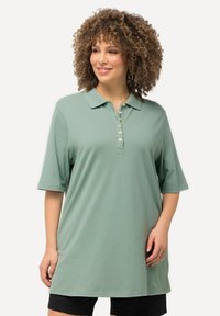 Ulla Popken MANCHES COURTES - Polotričko - light moss green