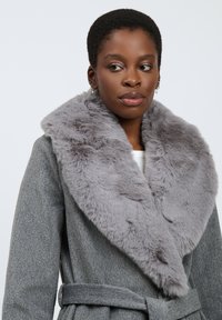 INFLUENCER COLLAR - Abrigo clásico - grey