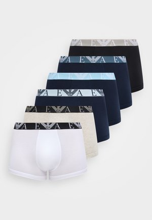 - Bokserki z krótkimi nogawkami