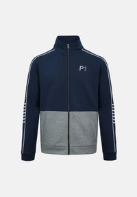 Μπλε ναυτικού και γκρι μπουφάν με φερμουάρ, ψηλό γιακά, λευκές ρίγες στα μανίκια και λογότυπο "P1" στο αριστερό στήθος.