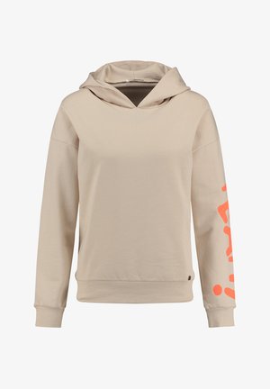 Beige hoodie gemaakt van zachte stof, met een relaxte pasvorm, lange mouwen en een oranje grafische print op de rechtermouw.