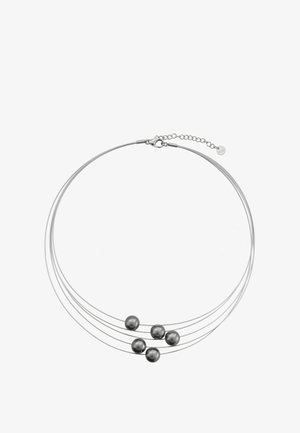 Srebrny naszyjnik z wieloma nitkami, ozdobiony pięcioma ciemnymi koralikami, o gładkiej metalicznej fakturze, z prostym zapięciem i łańcuszkiem przedłużającym.