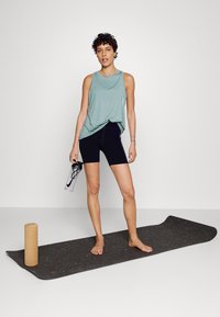 Athleta CHI TANK - Top - minimalistic grey