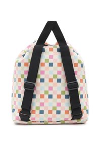 Mochila de lona multicolor con un patrón de tablero de ajedrez, correas ajustables negras y un diseño suave y estructurado.