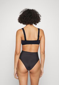 Lindex POLLY  - Bikini pezzo sopra - black