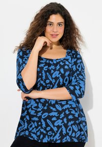 Ulla Popken SCRIBBLE SQUARE NECK 3/4 SLEEVE - Maglietta a manica lunga - navy blue