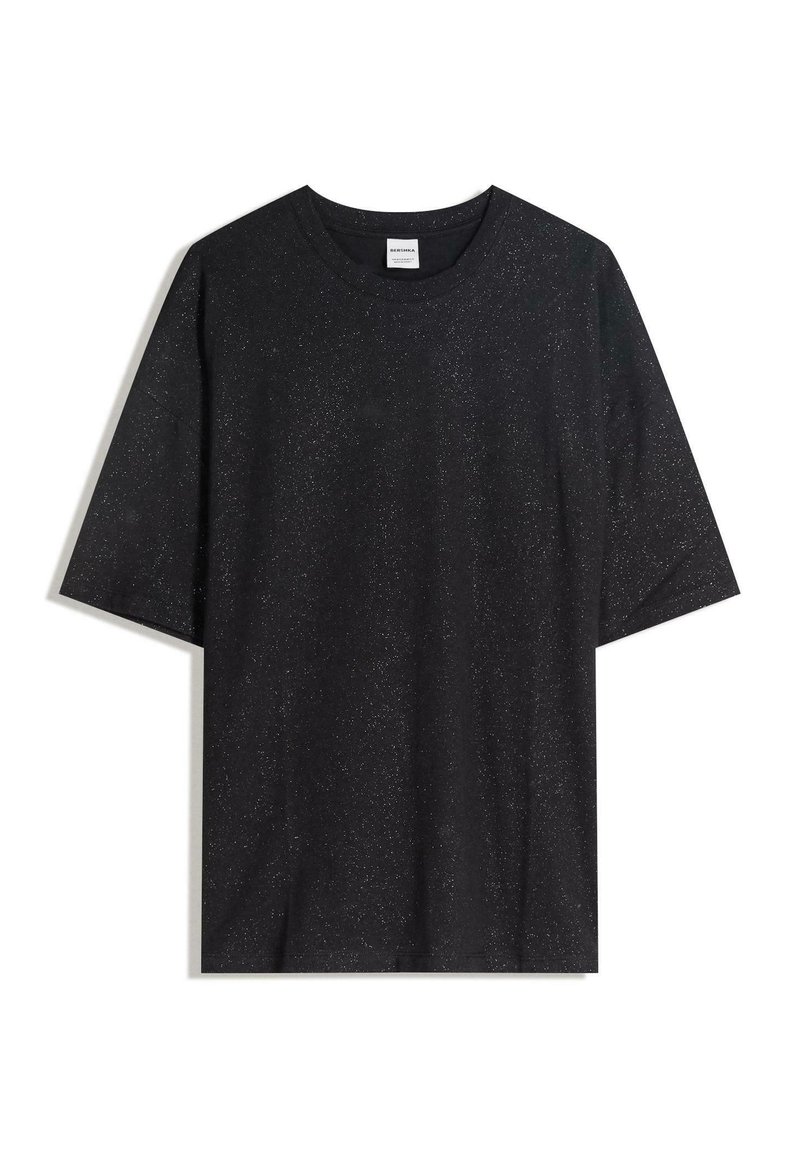 Czarny t-shirt z krótkim rękawem z delikatnym białym wzorem w kropki i okrągłym dekoltem, zaprezentowany na białym tle.