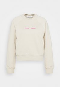 Sweat-shirt court beige à manches raglan, avec le texte rose "SAMSØE SAMSØE" sur la poitrine. Douce composition en coton mélangé, poignets et ourlet côtelés.