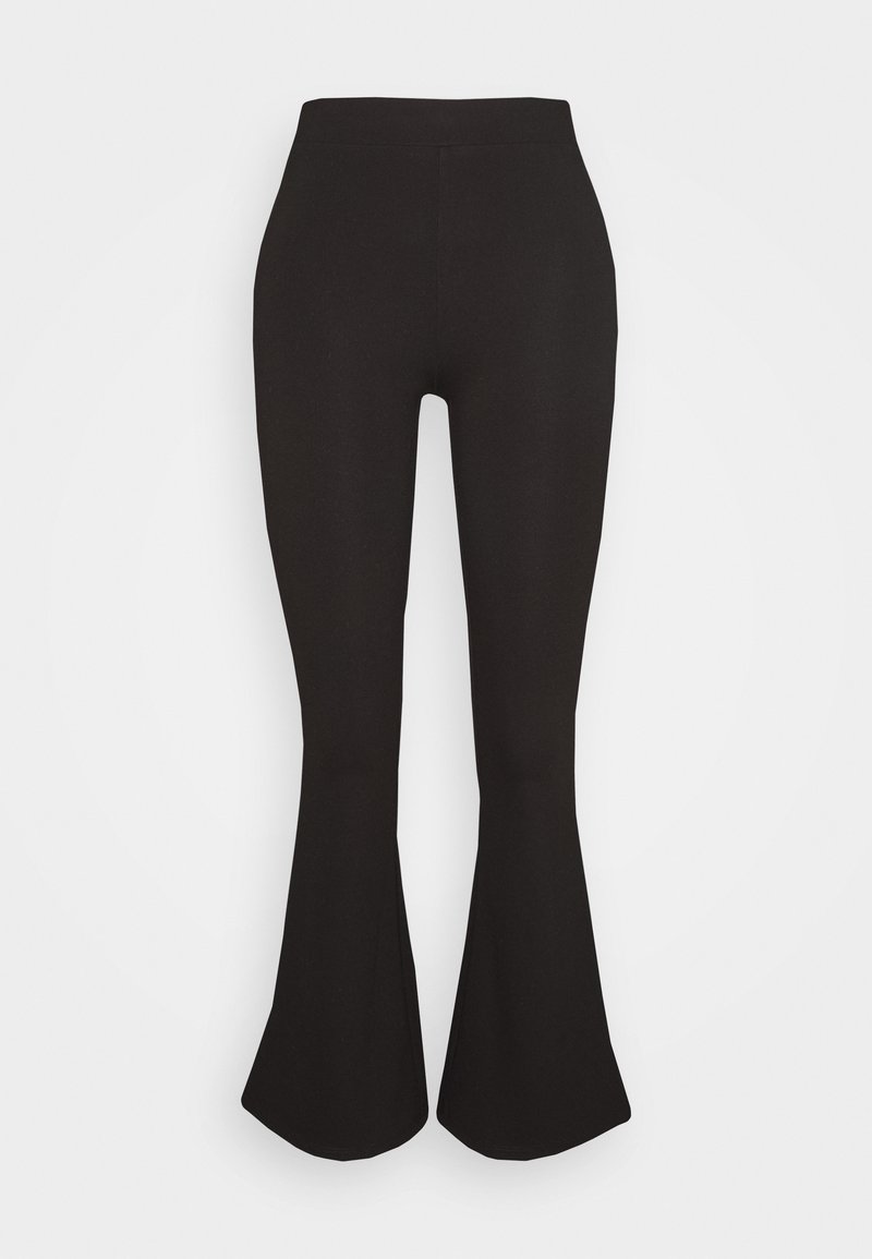 Schwarze, ausgestellte Leggings aus dehnbarem, glattem Stoff; hohe Taille mit engem Schnitt an den Hüften, die ab den Knien ausgestellt sind.