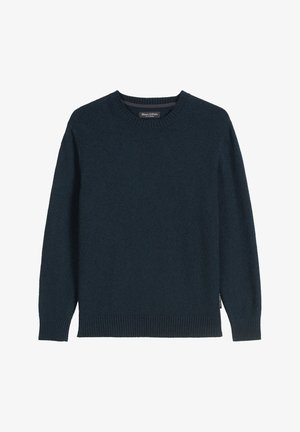 Donkerblauwe gebreide trui, ronde halslijn, lange mouwen, geribbelde zoom en manchetten, gemaakt van zacht materiaal met een subtiele textuur. Merklabel zichtbaar.