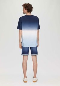 QS - T-shirt z nadrukiem