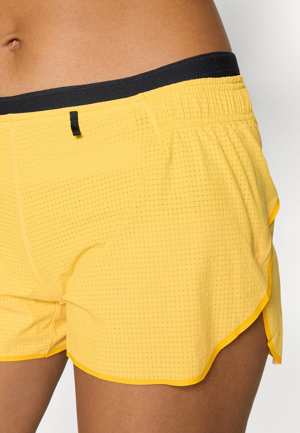 SENSE SHORTS - Sports shorts - warm apricot3