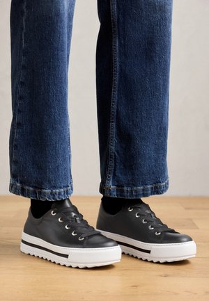 Sneakers laag - black