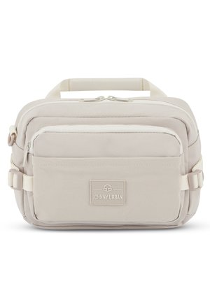 Beige rektangulær crossbody taske med frontlynlåslomme, topgreb, justerbare sidelommer og "Johnny Urban" logo patch.