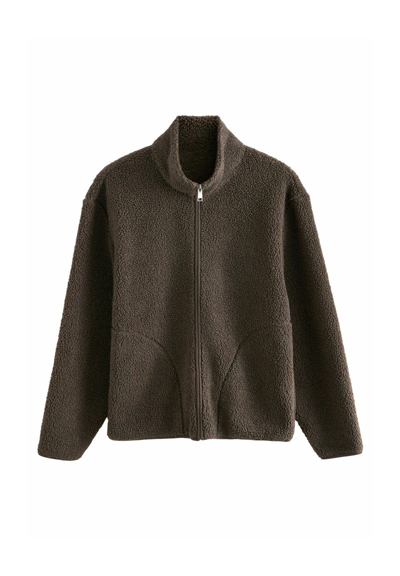 Bruine fleece jas met een hoge kraag, volledige ritssluiting en zijzakken. De gestructureerde stof heeft een zachte, pluizige uitstraling.