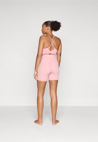 New Balance HARMONY HIGH RISE SHORT  - Leggingek - pink taffy
