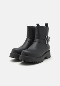 monki bottines