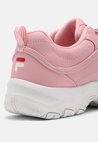 Fila STRADA KIDS TEENS - Sapatilhas - pink mist