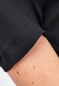 Next SLOUCH V NECK  - Tricou basic - black