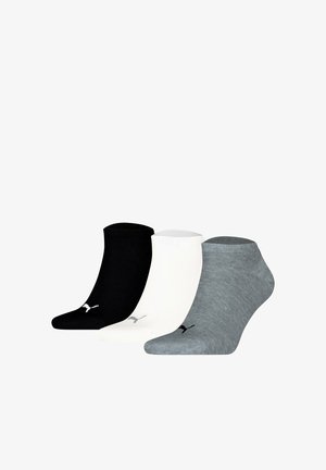 Tres pares de calcetines tobilleros en negro, blanco y gris. Cada calcetín presenta una textura acanalada y un pequeño logo en el lateral.