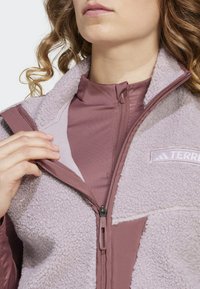 Adidas Terrex TERREX XPLORIC HIGH PILE VEST - Waistcoat - preloved fig