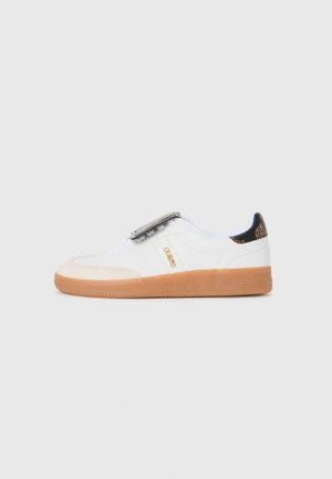 OLEEZA - Sneakers - white