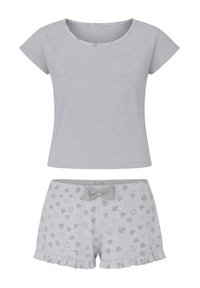 Lys grå kortærmet cropped top parret med matchende shorts med hjerteprint, der har en lille sløjfe og bølgede kanter.