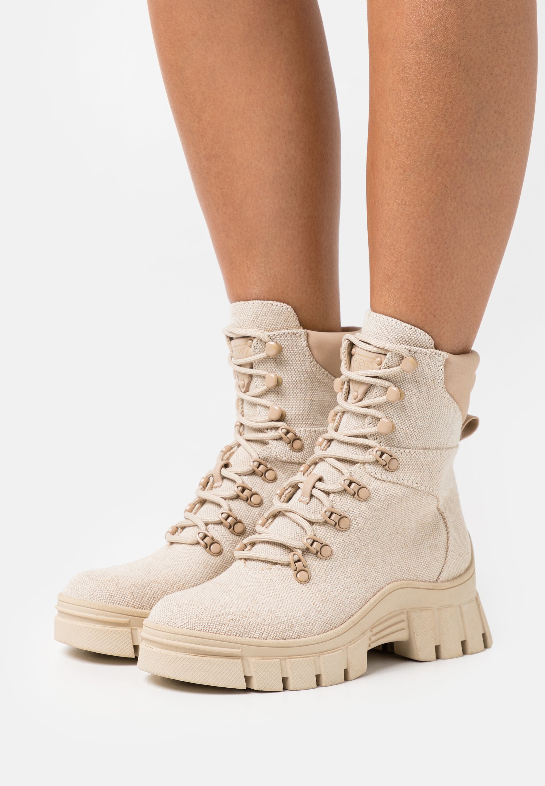 Guess HEARLY - Platform ankle boots - nude/beige - Zalando.de