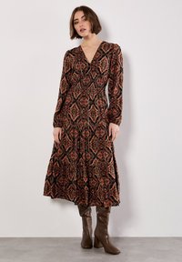 Unselected, rust