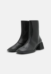 Vagabond Kotníkové boty - black