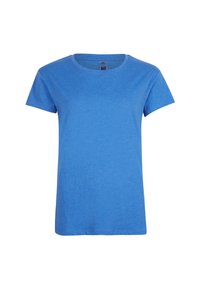 Camiseta azul de manga corta con cuello redondo, hecha de una suave mezcla de algodón; textura lisa, costuras mínimas, sin patrones ni adornos.