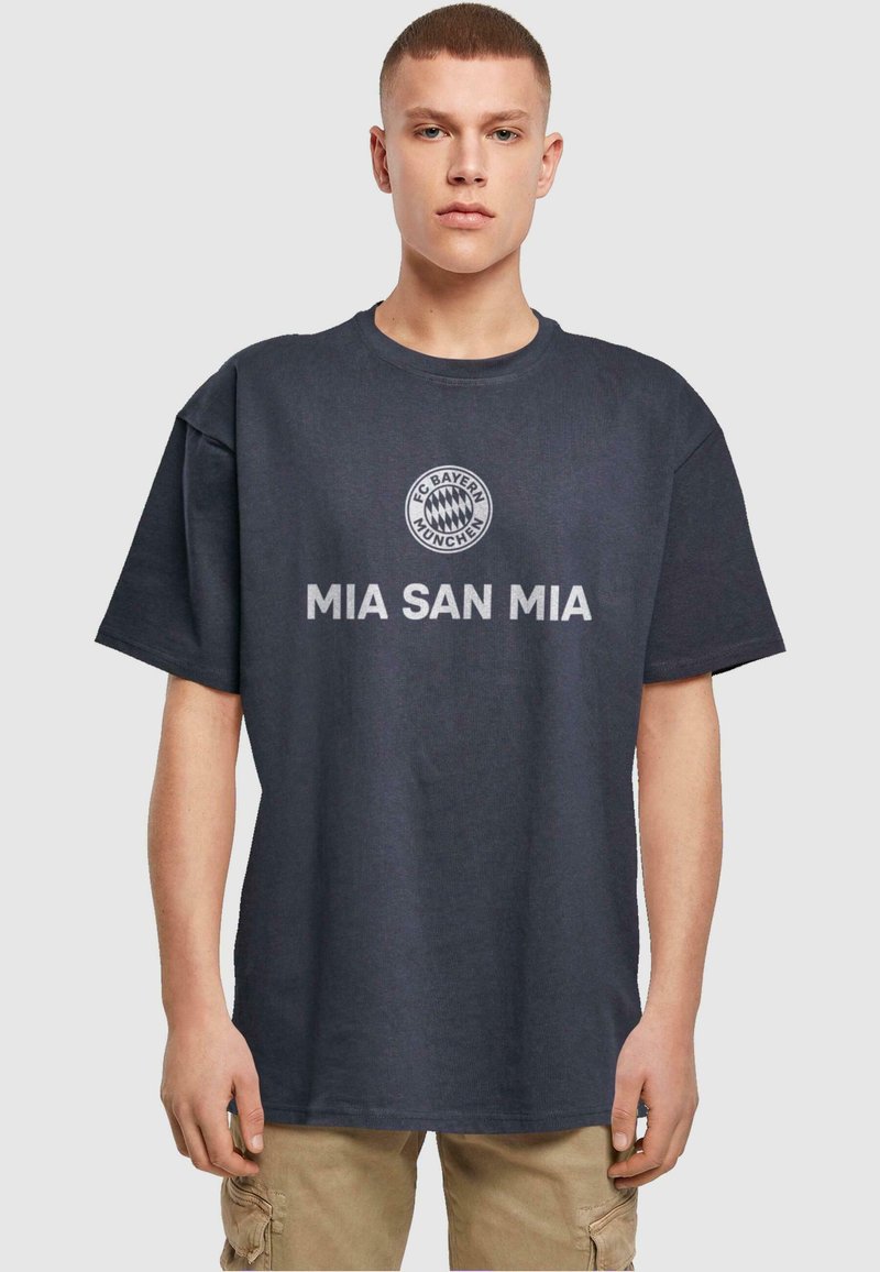 Fc Bayern Munich Mia San Mia FC Bayern München MIA SAN MIA LOGO HEAVY OVERSIZED TEE - T-shirt print