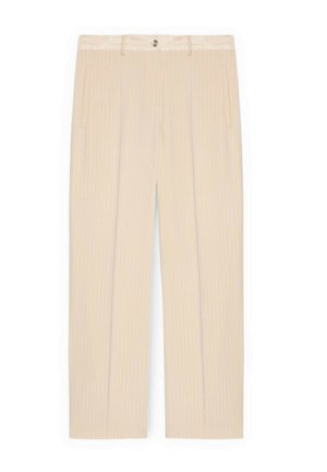Pantaloni beige a gamba dritta con sottili righe sottili, tasche frontali laterali, passanti per cintura e chiusura frontale con bottone e cerniera.