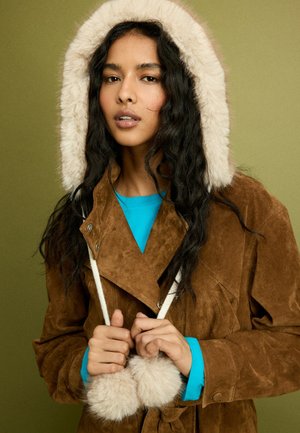 Stradivarius, FAUX FUR BALACLAVA - Bonnet - white