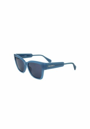 Occhiali da sole quadrati con montatura blu e lenti scure con il logo MAX&Co. sulle stanghette, esposti su sfondo bianco.