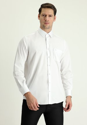 Kigili REGULAR FIT EASY IRON - Camisa elegante - white