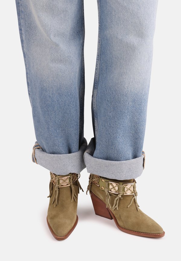 NEW KOLE - Cowboy/biker ankle boot - khaki3