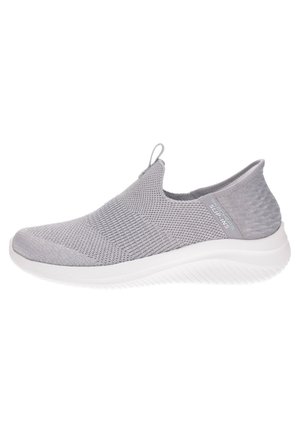 Sneakers grigi slip-on con tomaia in rete traspirante, colletto elastico e suola in gomma bianca texturizzata con motivo a onde.