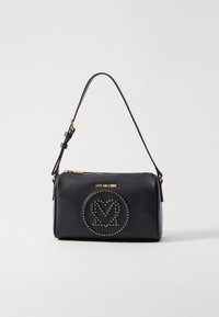 Επιλέχθηκε, nero