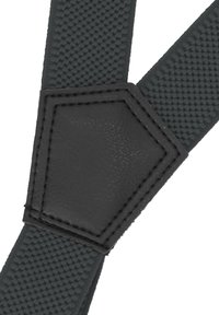 Graue Hosenträger aus strukturiertem Stoff, mit einem dreieckigen schwarzen Lederpatch, das an der Verbindung genäht ist.