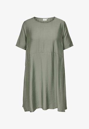 Løs, kortermet kjole i blank salviegrønn stoff med rund hals og diskret sømdetalj under bysten.
