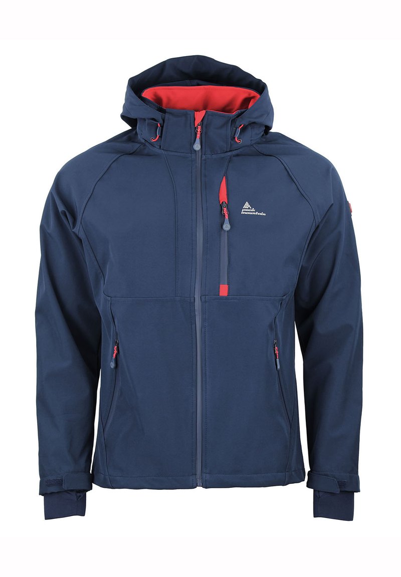 Chaqueta softshell azul marino con interior rojo, capucha ajustable, bolsillos con cremallera en la parte frontal y puños elásticos. Presenta un logo de montaña en el pecho.