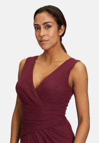 Vera Mont Ballkleid - deep wine