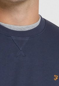 Farah Sudadera - blue