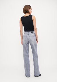 ONLY Tall ONLJUICY WIDE LEG - Džinsi ar platām starām - medium grey denim